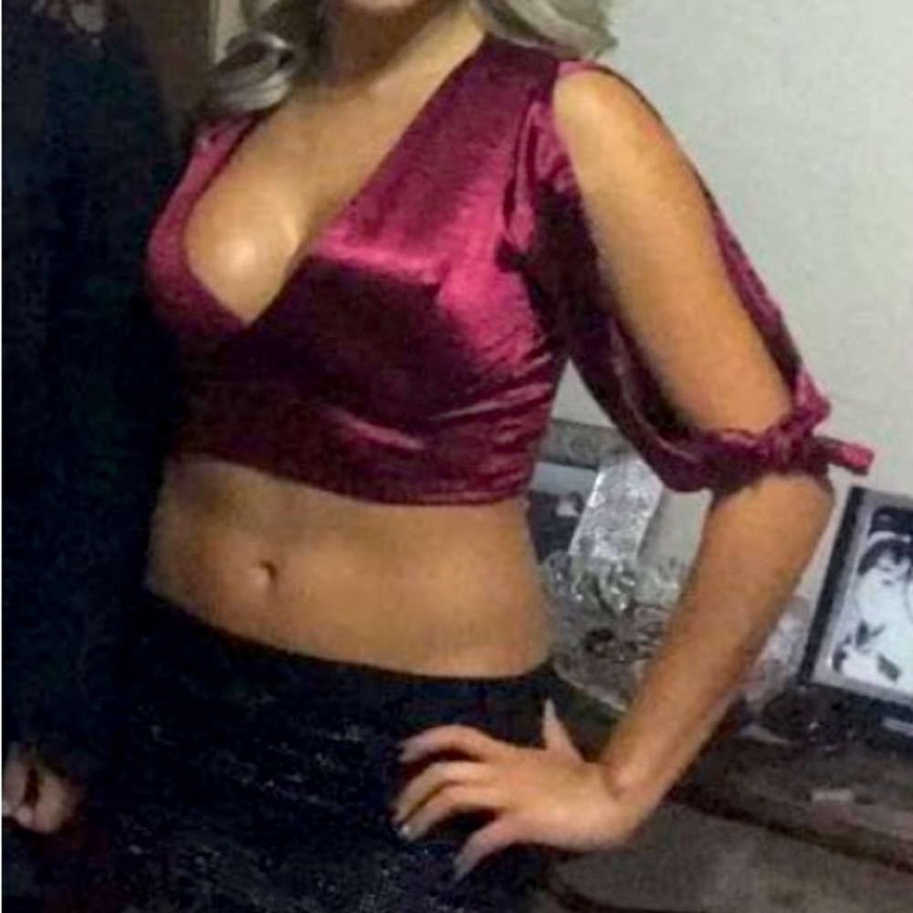 Red long sleeve crop top